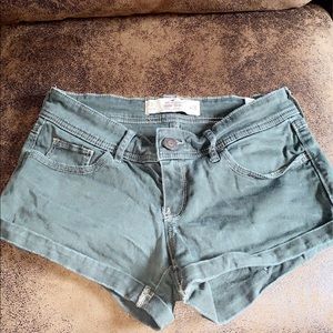 Forest green Hollister low rise shorts size 3.